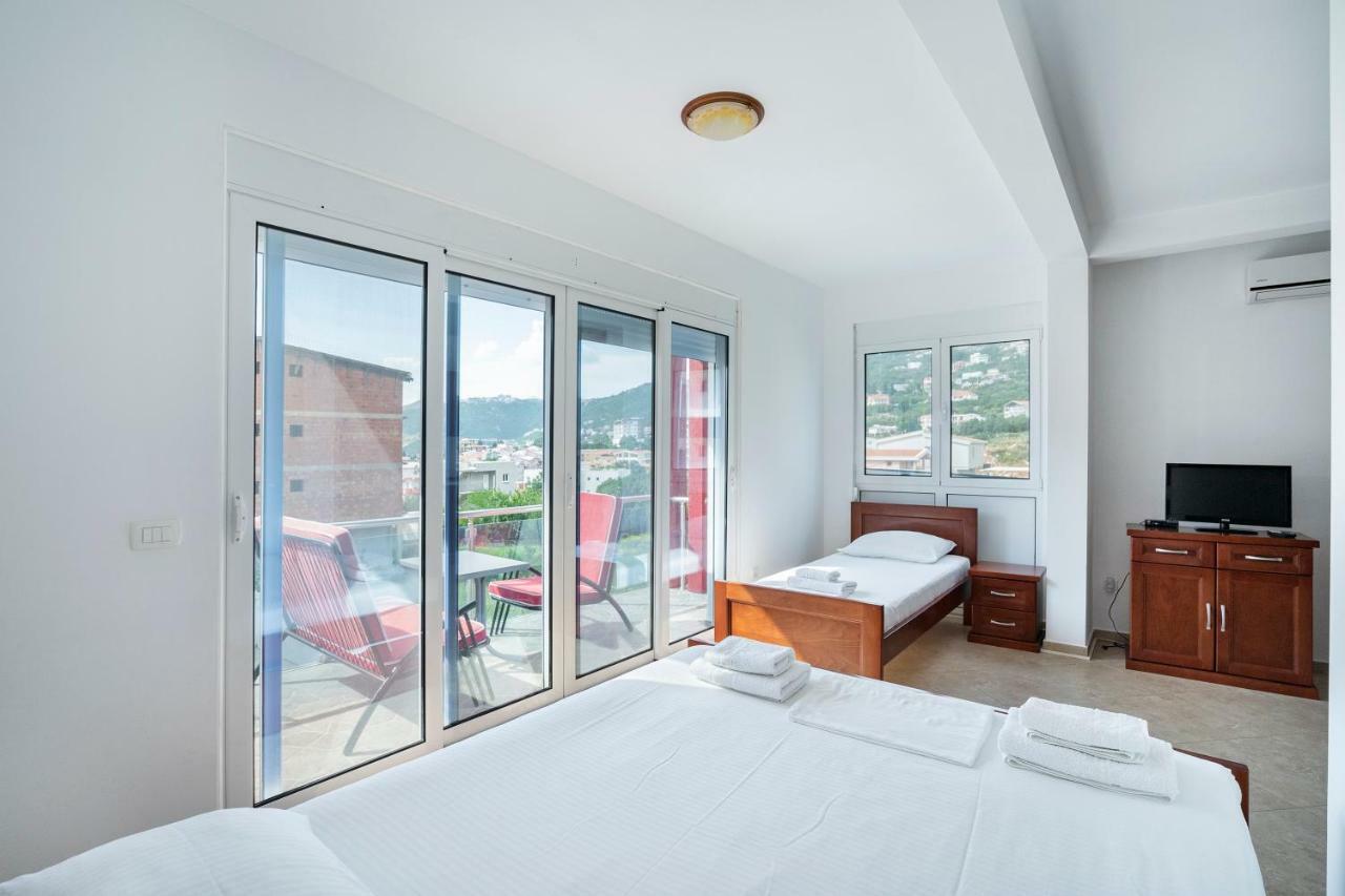 Apartments Vila A1 Dobra Voda Exterior photo