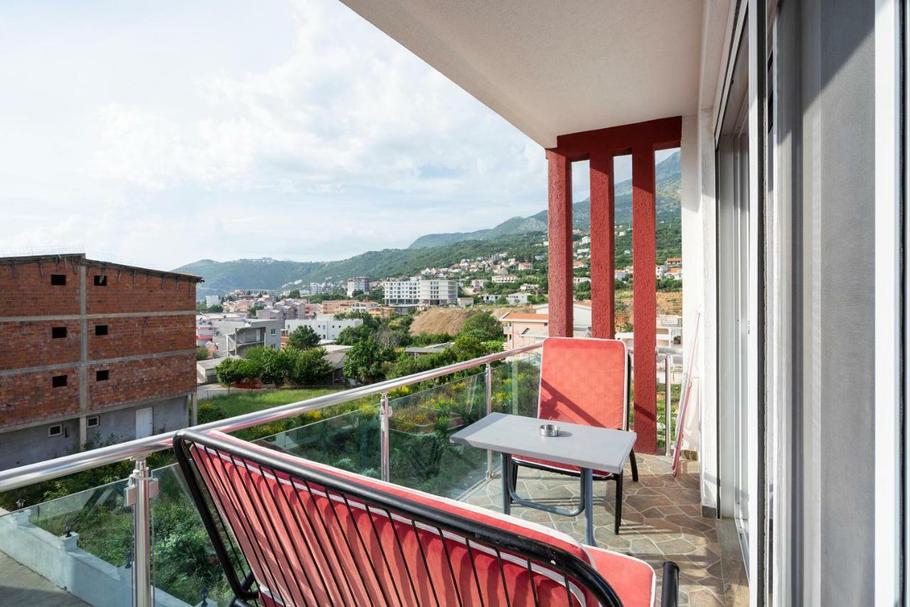 Apartments Vila A1 Dobra Voda Exterior photo