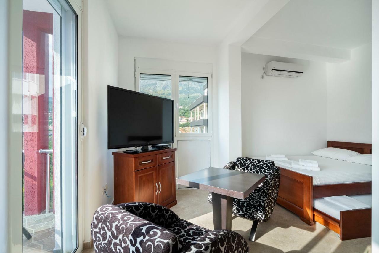 Apartments Vila A1 Dobra Voda Exterior photo