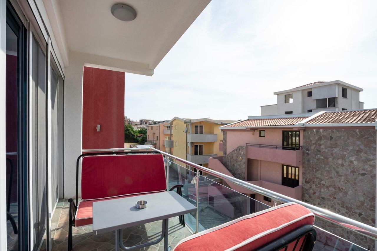 Apartments Vila A1 Dobra Voda Exterior photo
