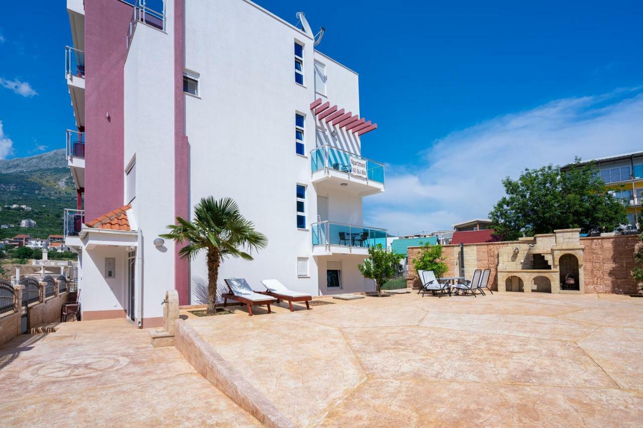 Apartments Vila A1 Dobra Voda Exterior photo