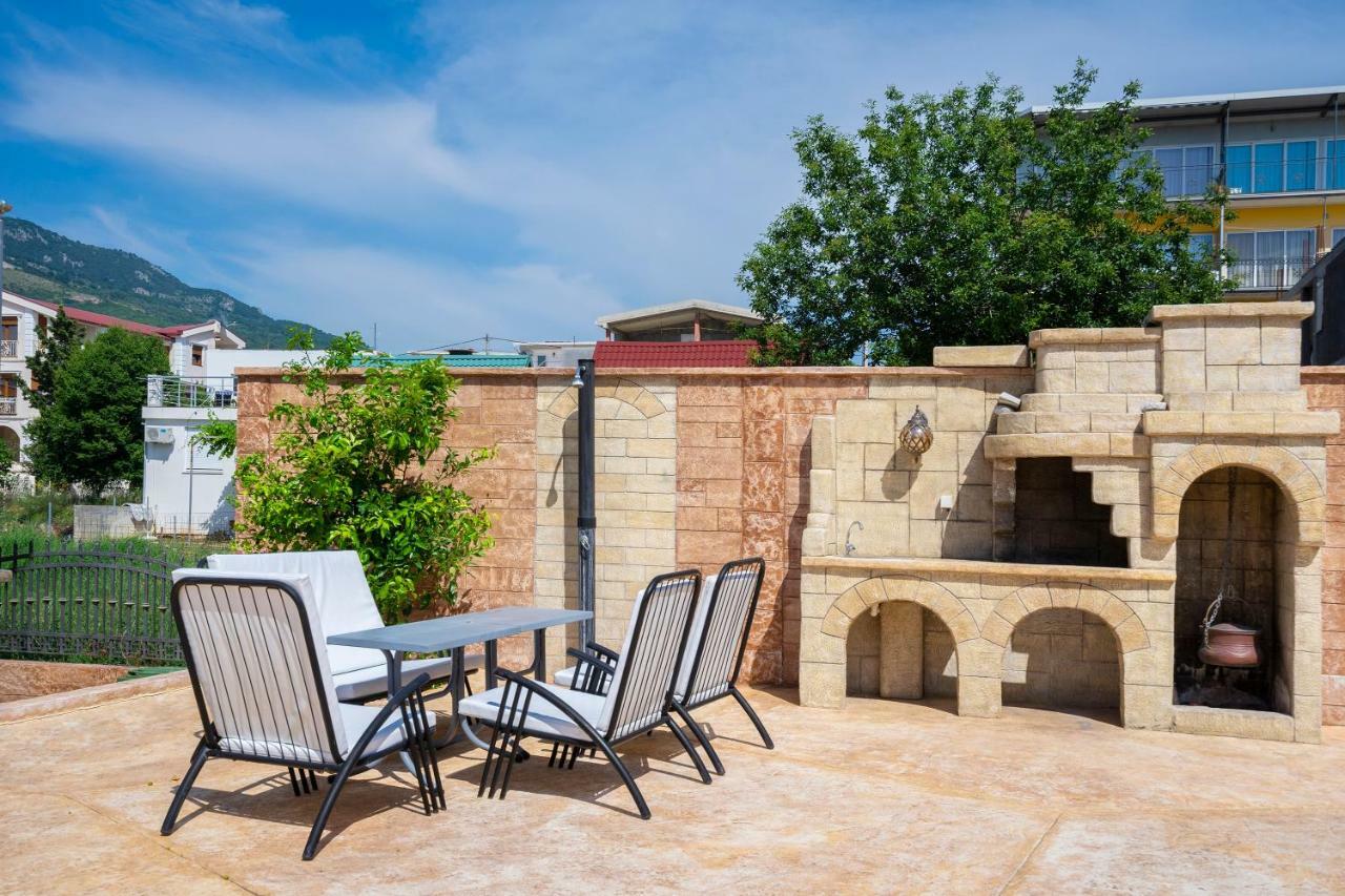 Apartments Vila A1 Dobra Voda Exterior photo