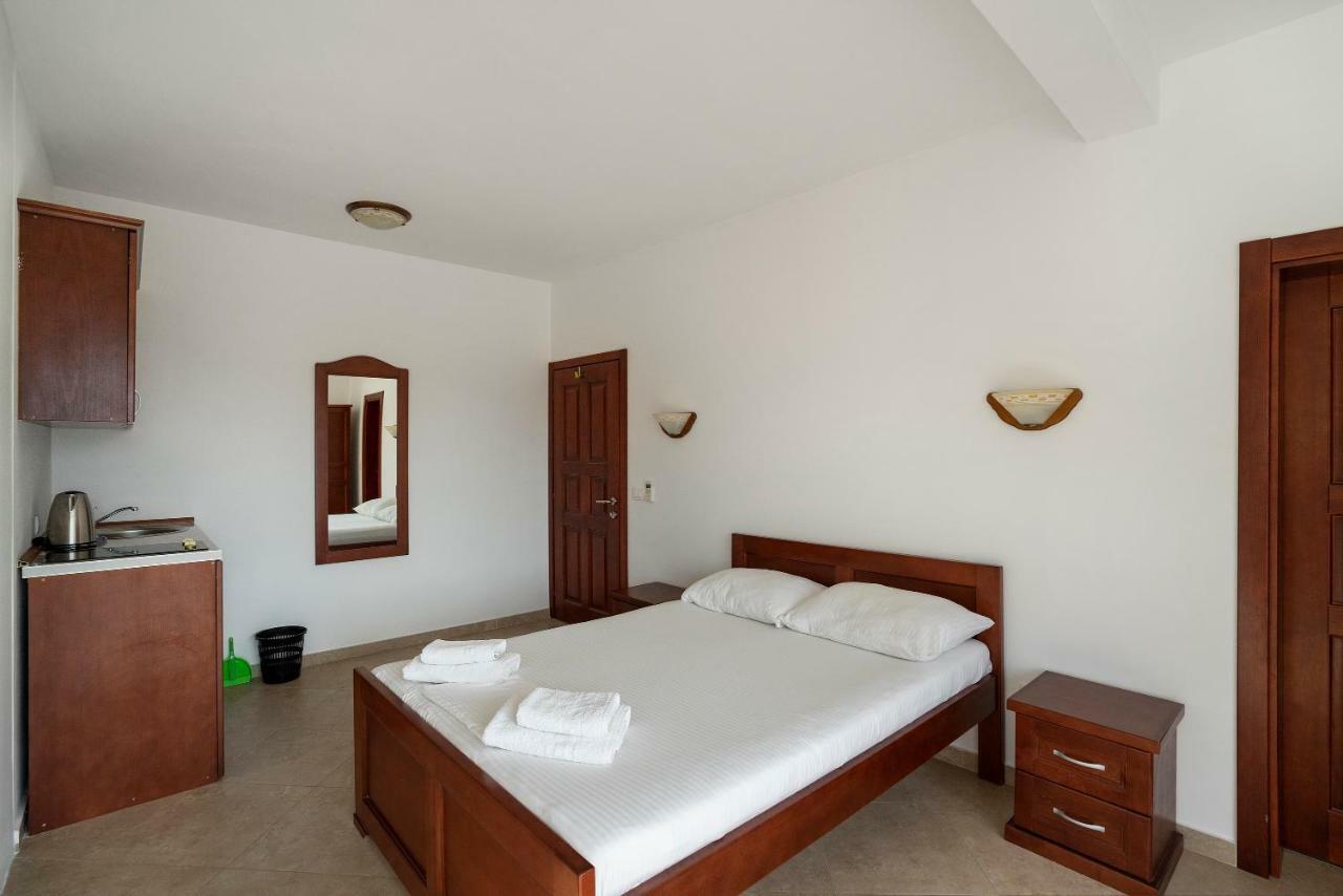 Apartments Vila A1 Dobra Voda Exterior photo