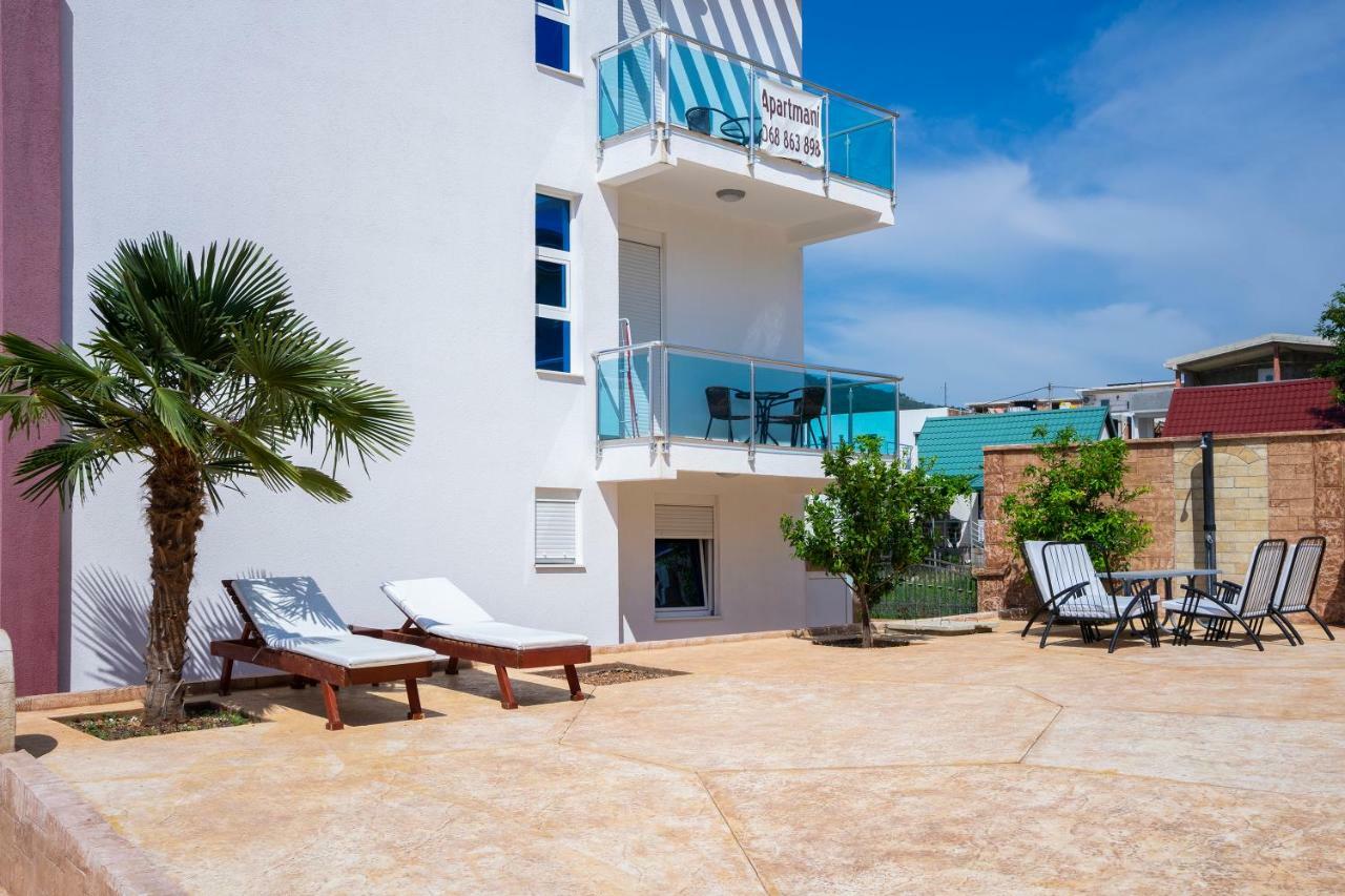 Apartments Vila A1 Dobra Voda Exterior photo